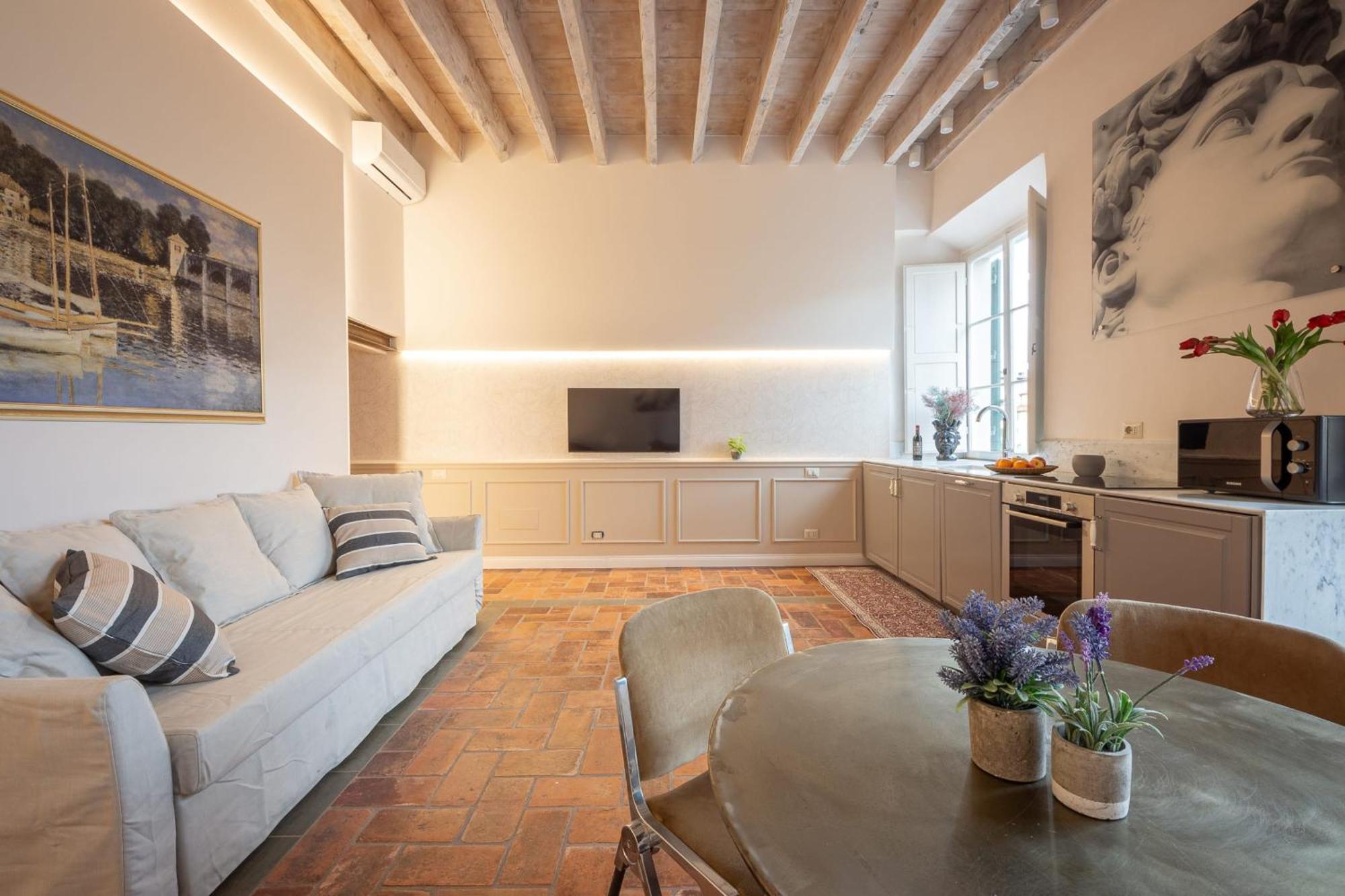 Apartment Ognissanti Nest-hosted By Sweetstay Florenz